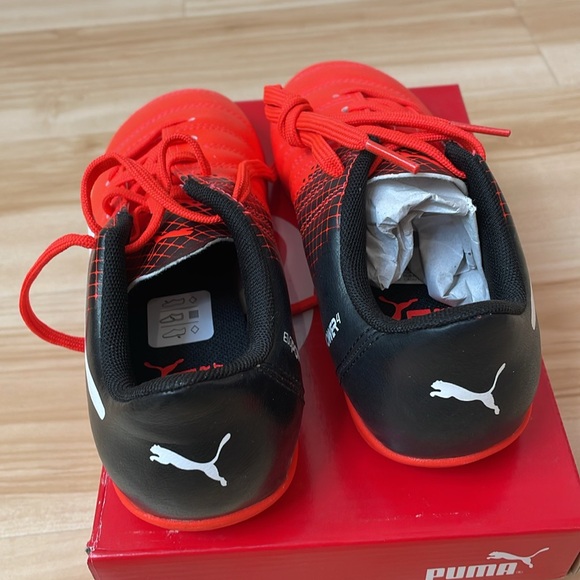 Puma brand new soccer shoes - Picture 4 of 6